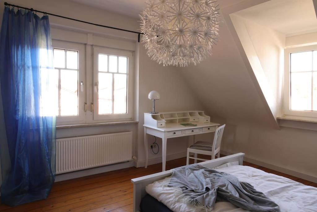 Charmante, Grosszuegige Ferienwohnung Villa Fleurie Бретен Екстериор снимка