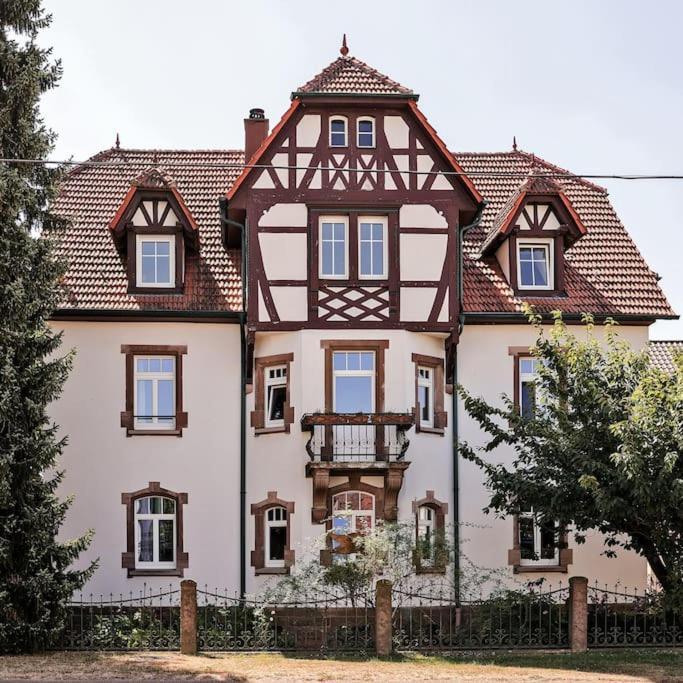 Charmante, Grosszuegige Ferienwohnung Villa Fleurie Бретен Екстериор снимка