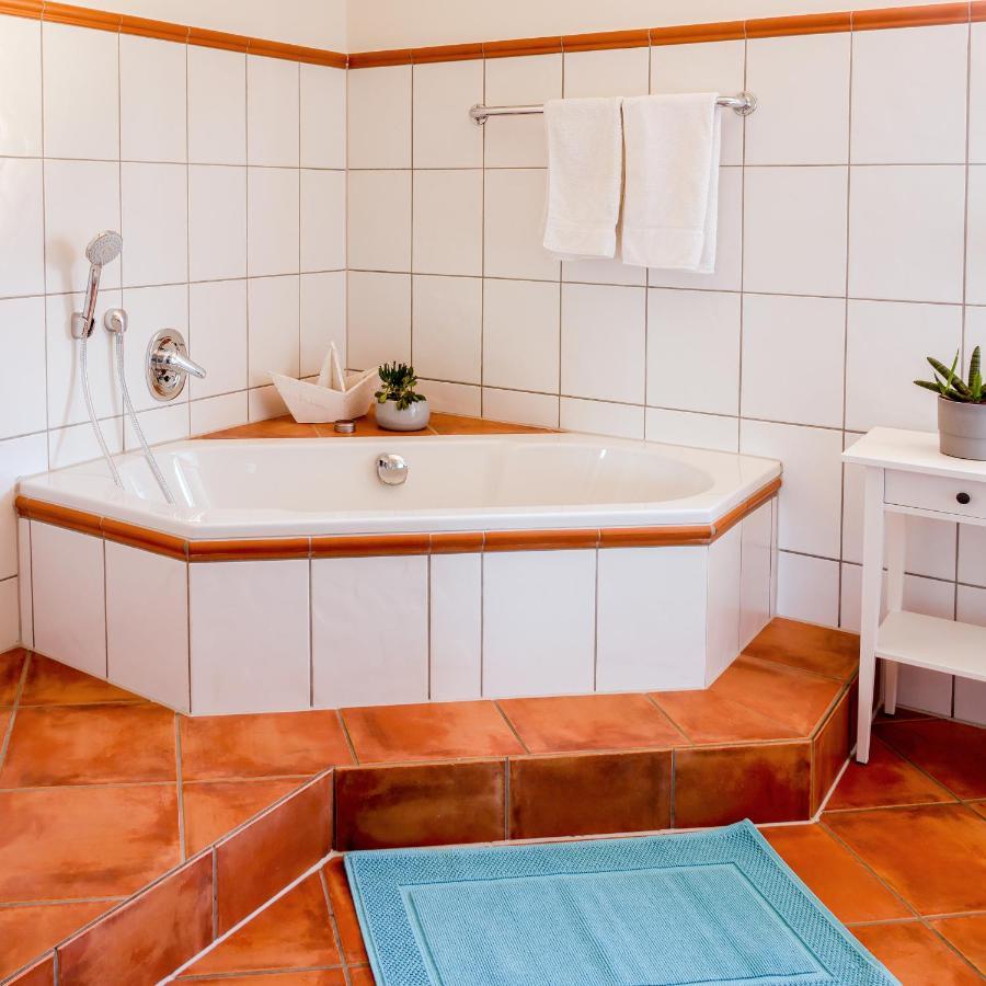 Charmante, Grosszuegige Ferienwohnung Villa Fleurie Бретен Екстериор снимка